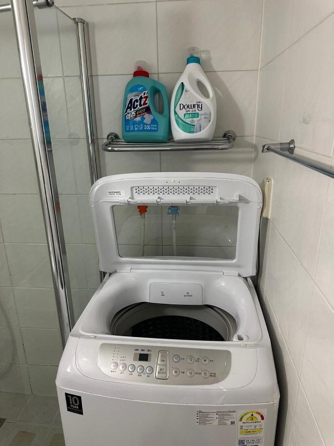 Hongdae Guesthouse 1Min From Hongik Uni Station Exit #1 Seoel Buitenkant foto
